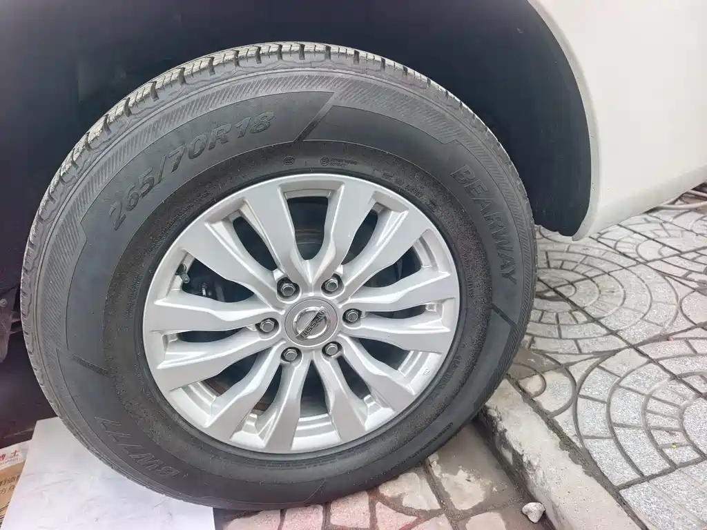 Nissan Patrol — миниатюра 13