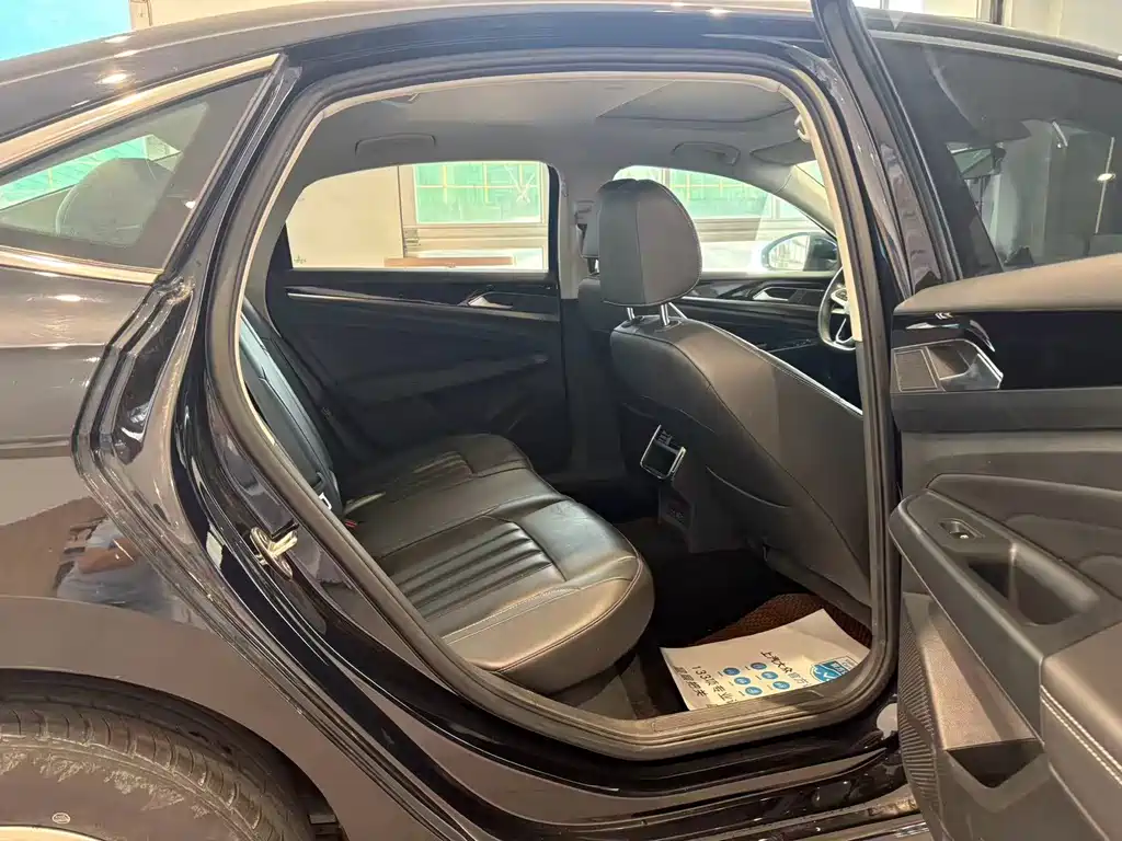 Volkswagen Passat — миниатюра 8