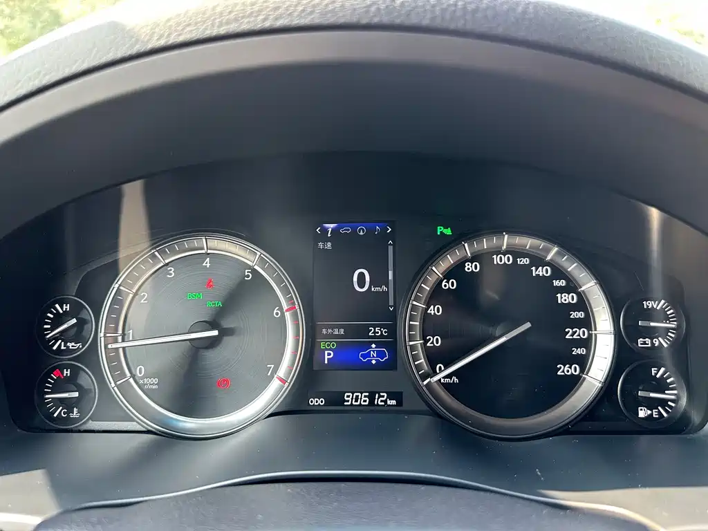 Lexus LX — миниатюра 4