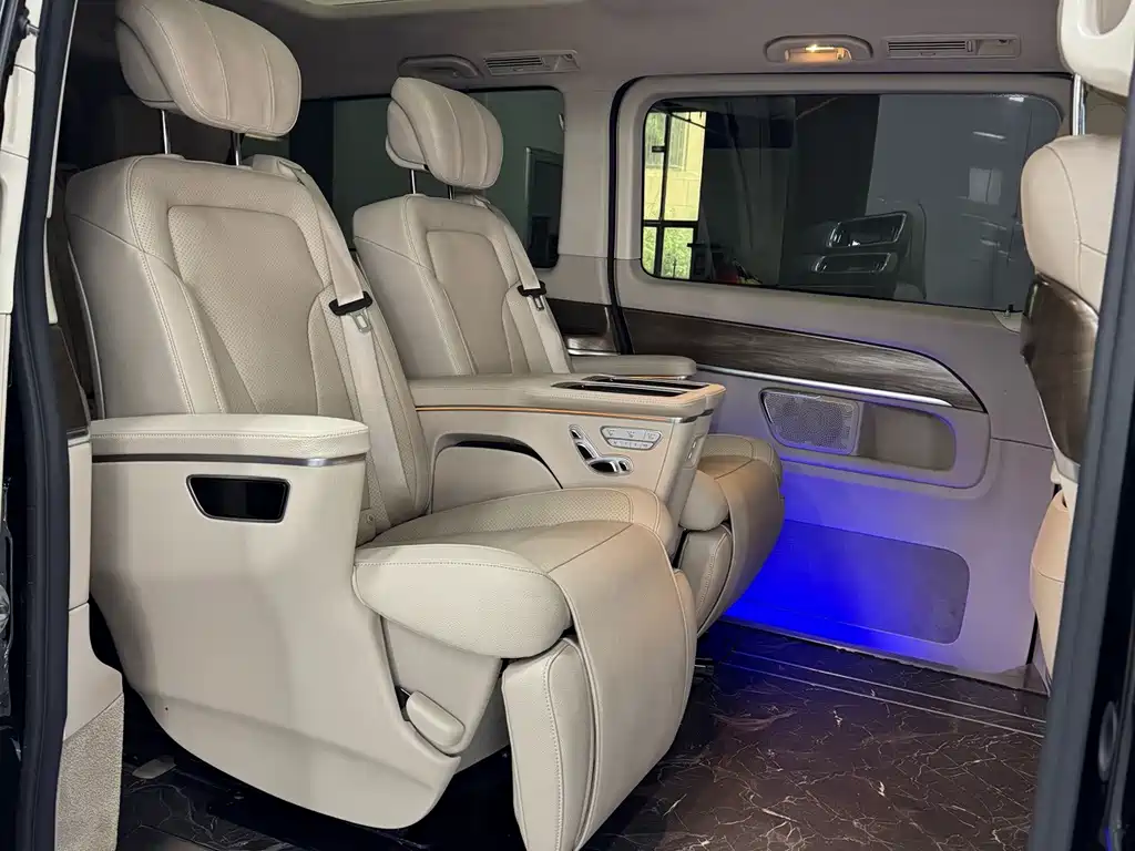 Mercedes-Benz V-Class — миниатюра 16