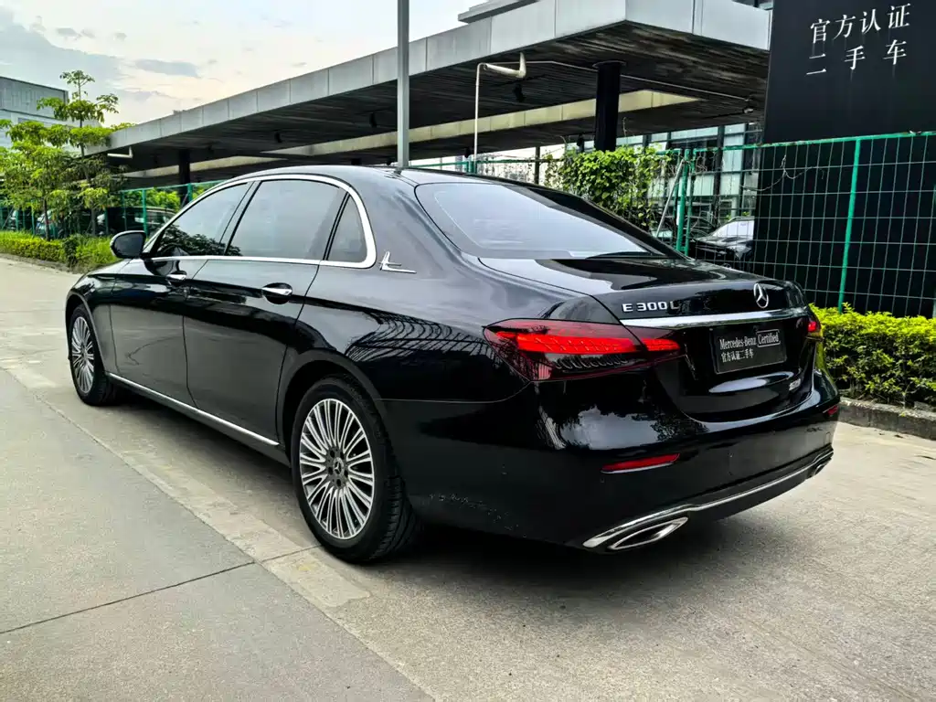 Mercedes-Benz E-Class — миниатюра 3