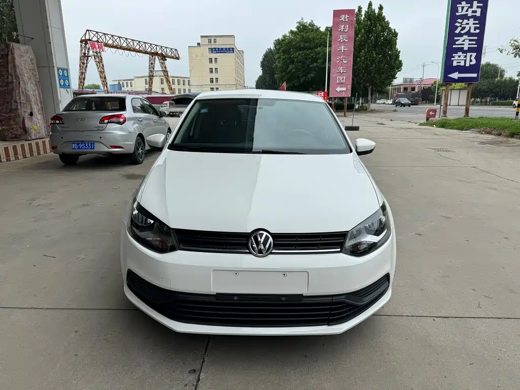 Volkswagen Polo 2018 1.5L AT