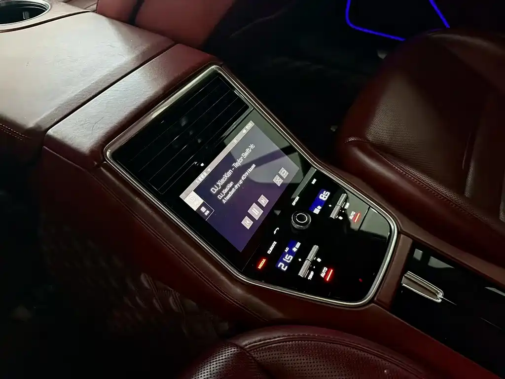 Porsche Panamera — миниатюра 7