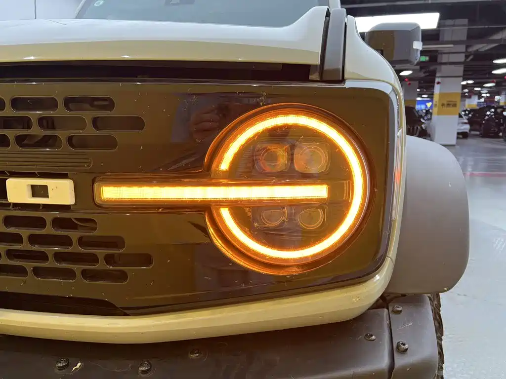 Ford Bronco — миниатюра 13