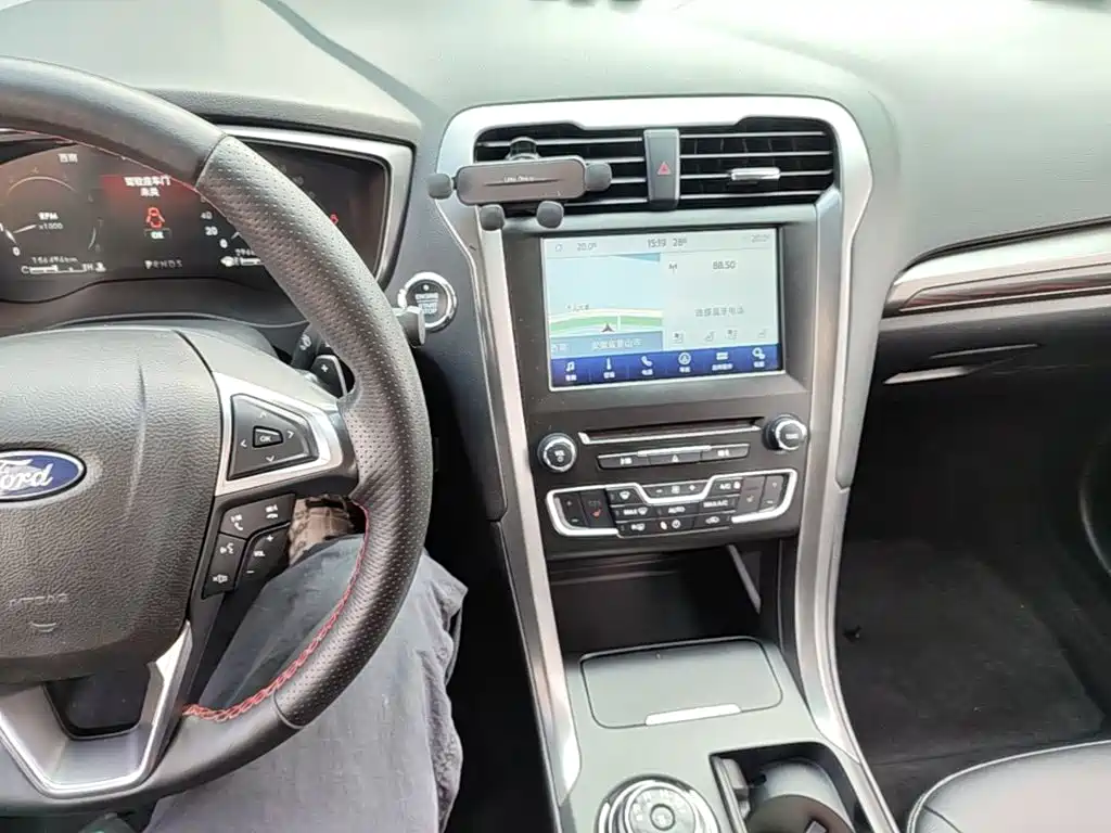 Ford Mondeo — миниатюра 13