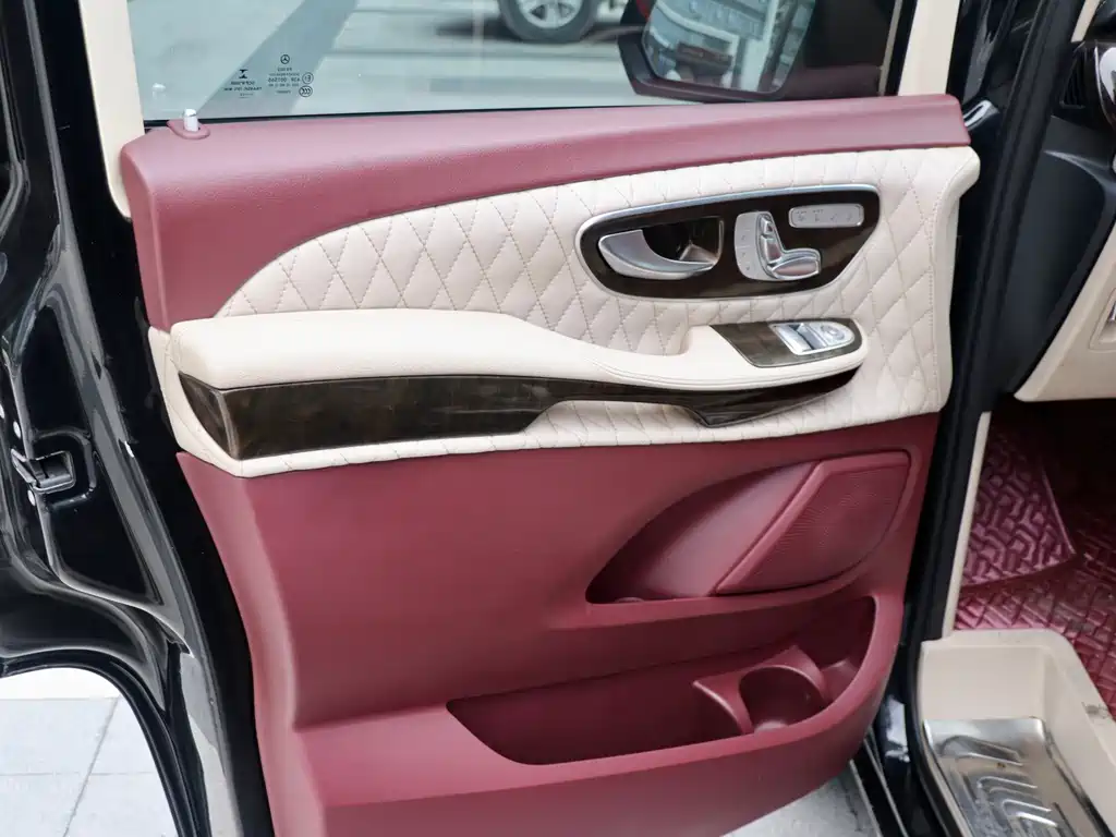 Mercedes-Benz V-Class V 2018 V 260 L Luxury Long Wheelbase VI
