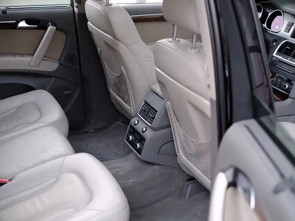 Audi Q7 — миниатюра 48