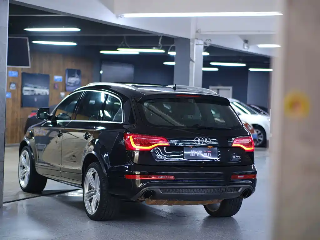 Audi Q7 — миниатюра 12
