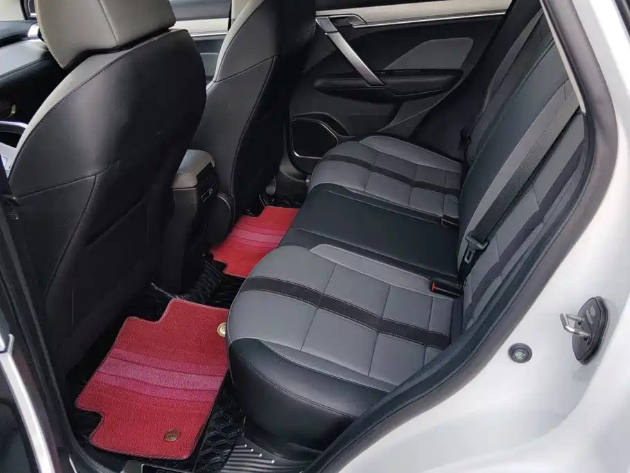Geely Binyue — миниатюра 11