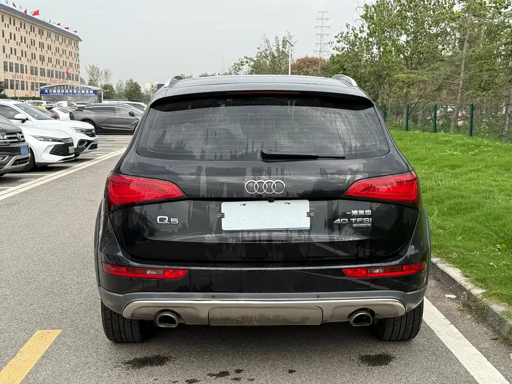 AUDI  Q5