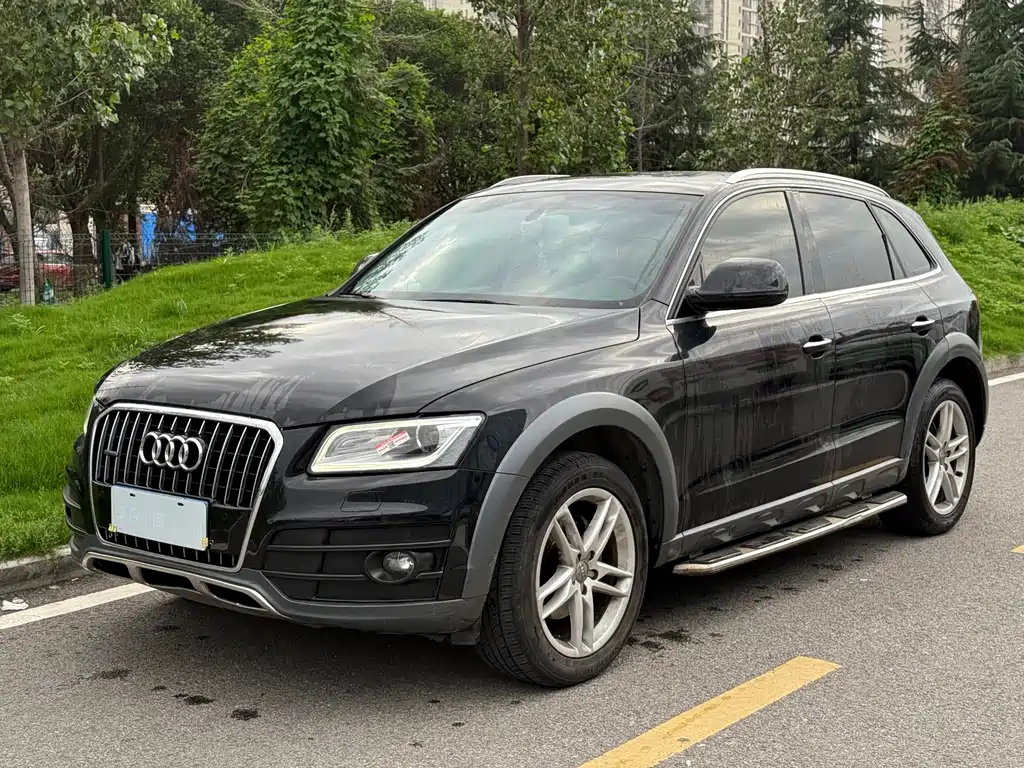 AUDI  Q5