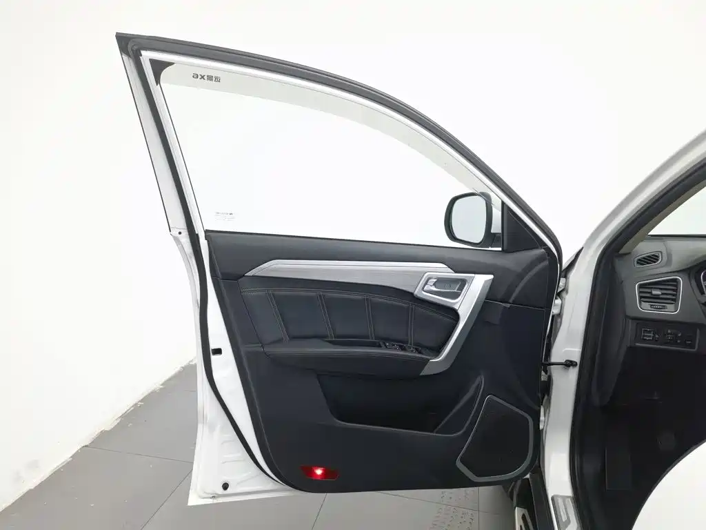 Geely Vision X6 — миниатюра 8