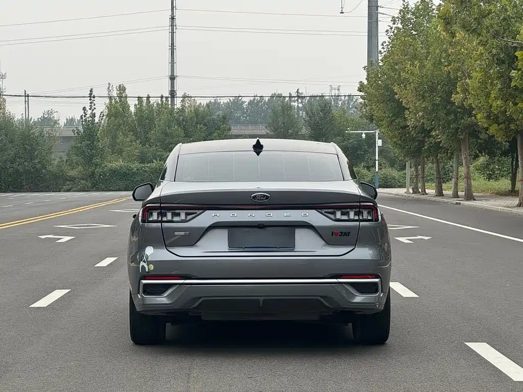 Ford Mondeo — миниатюра 5