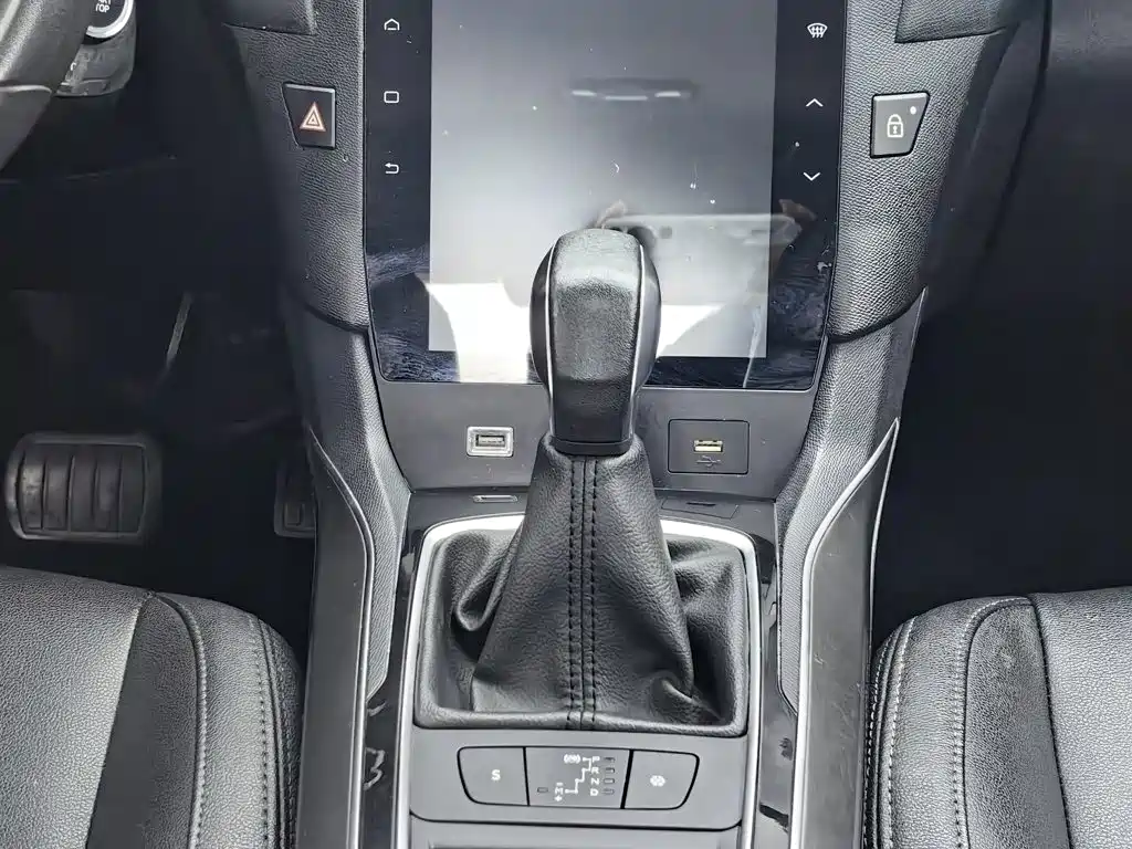 Peugeot 408 — миниатюра 13