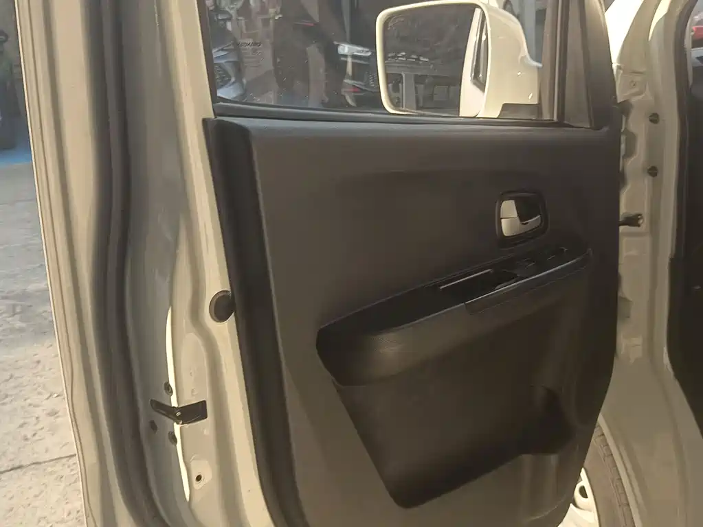 CHANGAN CHANGAN RUIXING EM60