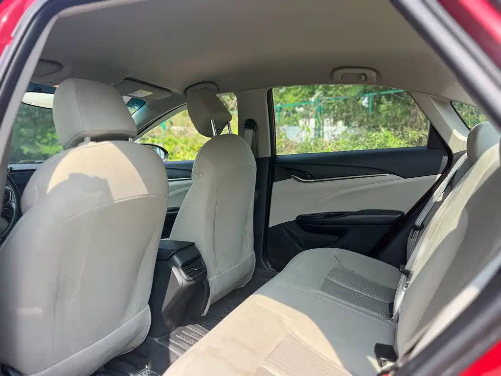 Buick Excelle — миниатюра 6