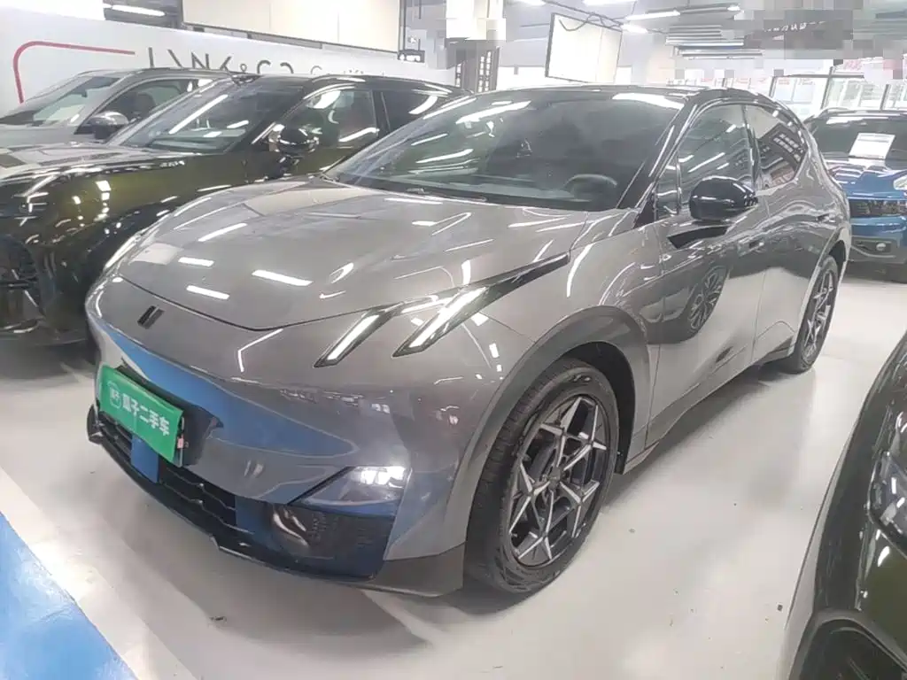 Lynk & Co Z20