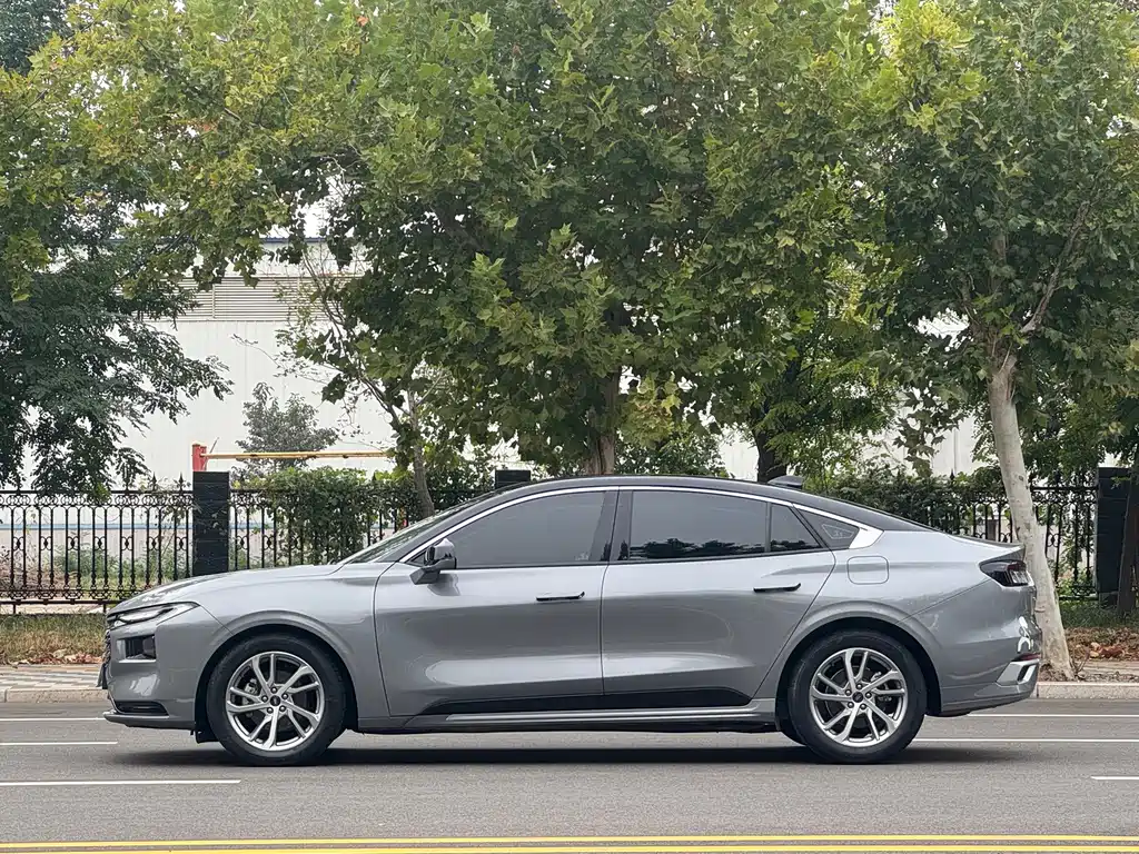 Ford Mondeo — миниатюра 7