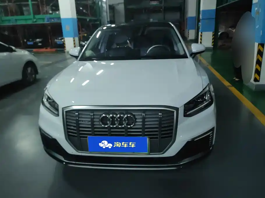 Audi Q2L e-tron — миниатюра 2