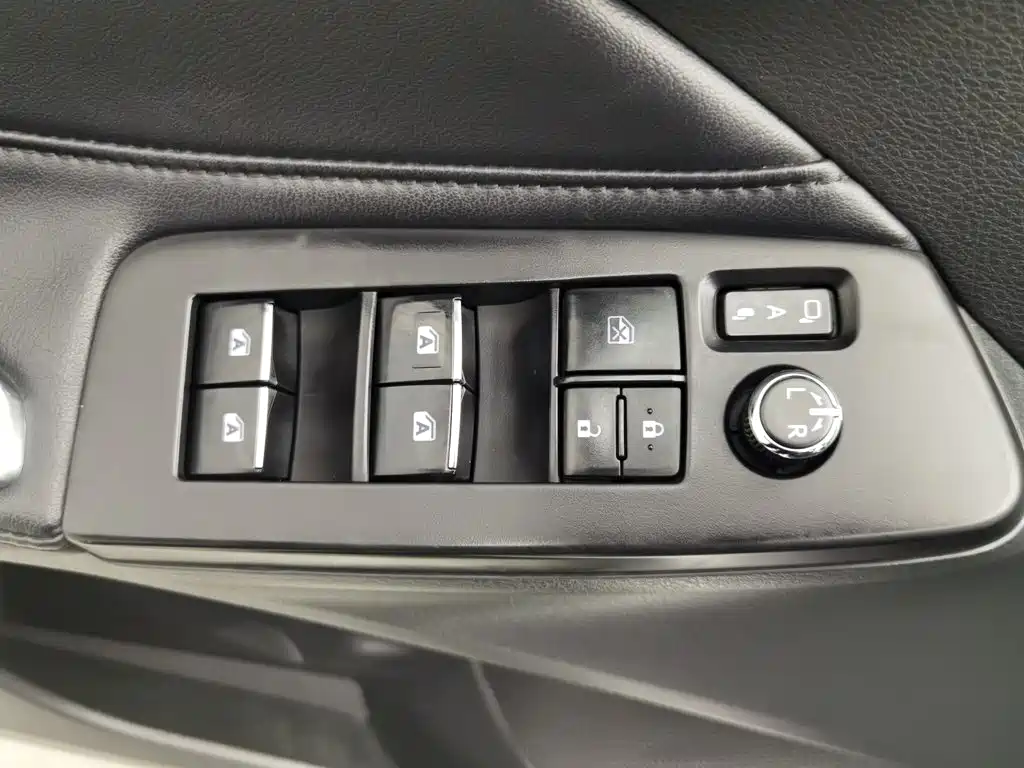 Toyota Avalon — миниатюра 9