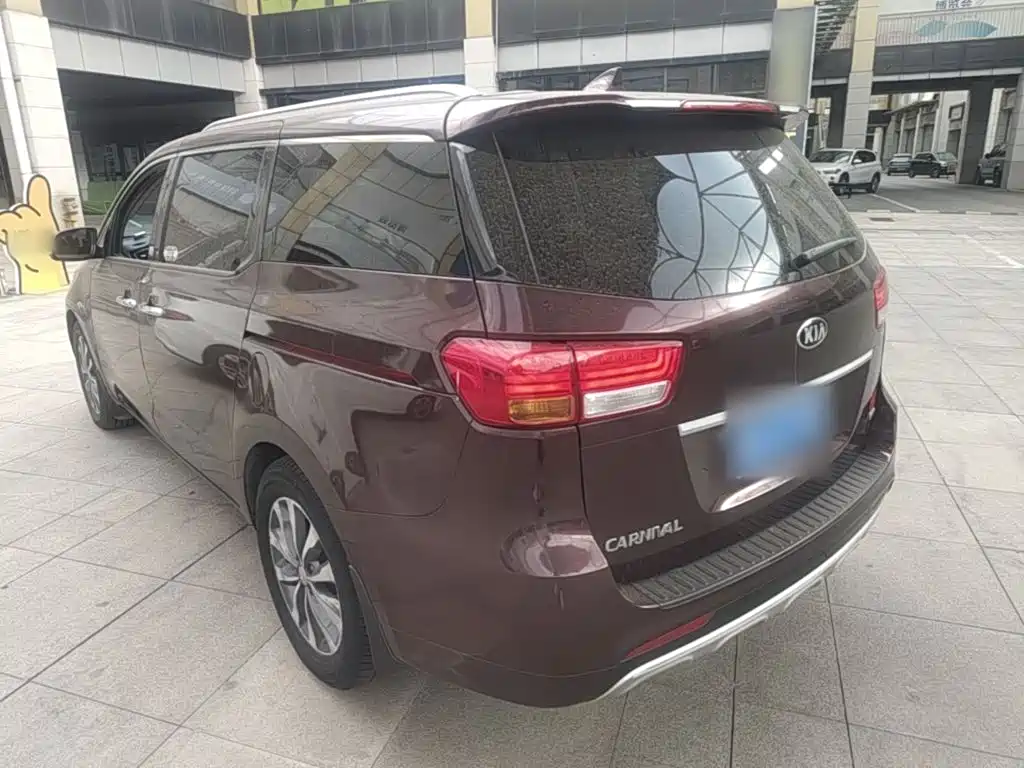 Kia Carnival — миниатюра 5