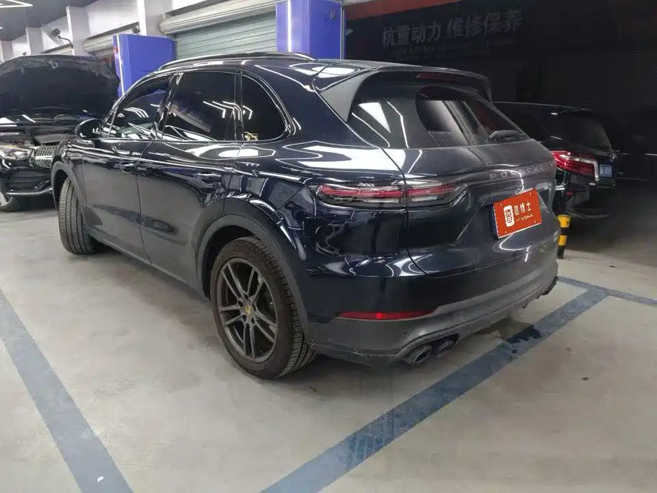 Porsche Cayenne — миниатюра 3
