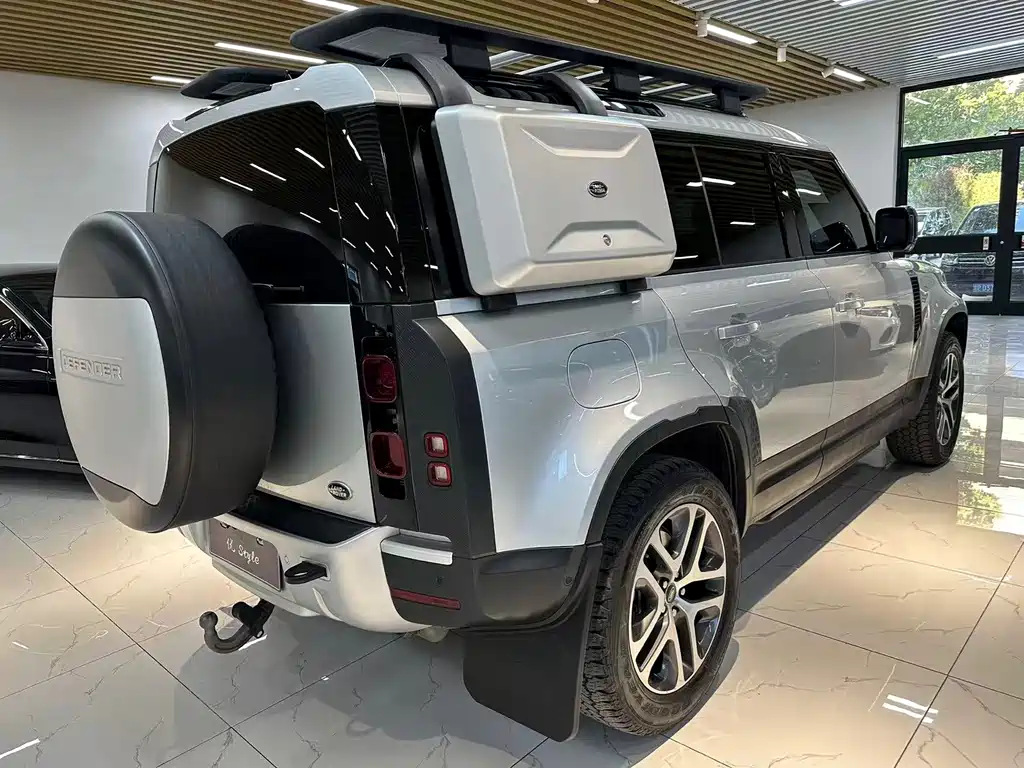 Land Rover Defender — миниатюра 4