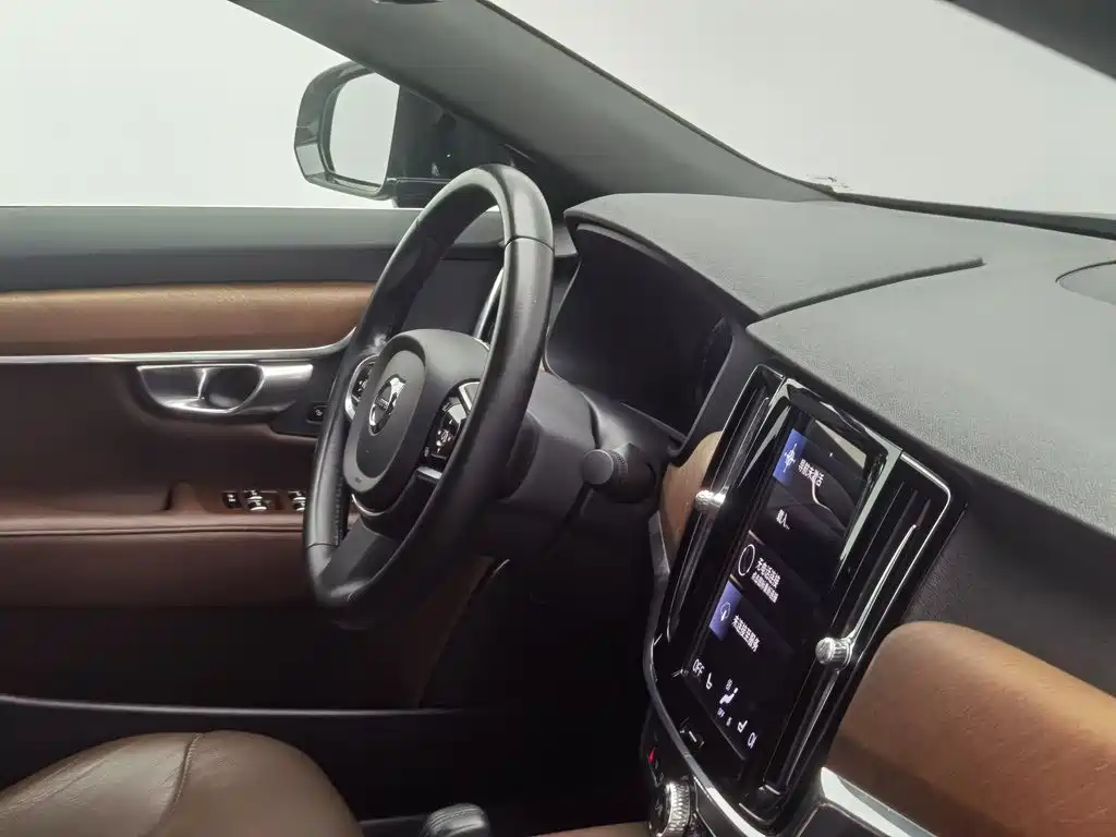 Volvo S90 — миниатюра 22