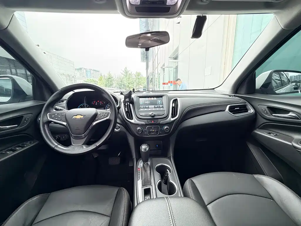 Chevrolet Equinox — миниатюра 9