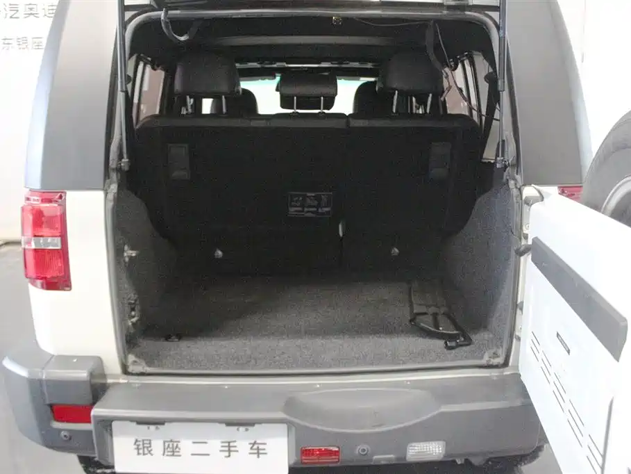 BAIC BJ40 2016 40L 2.3T AT Premium