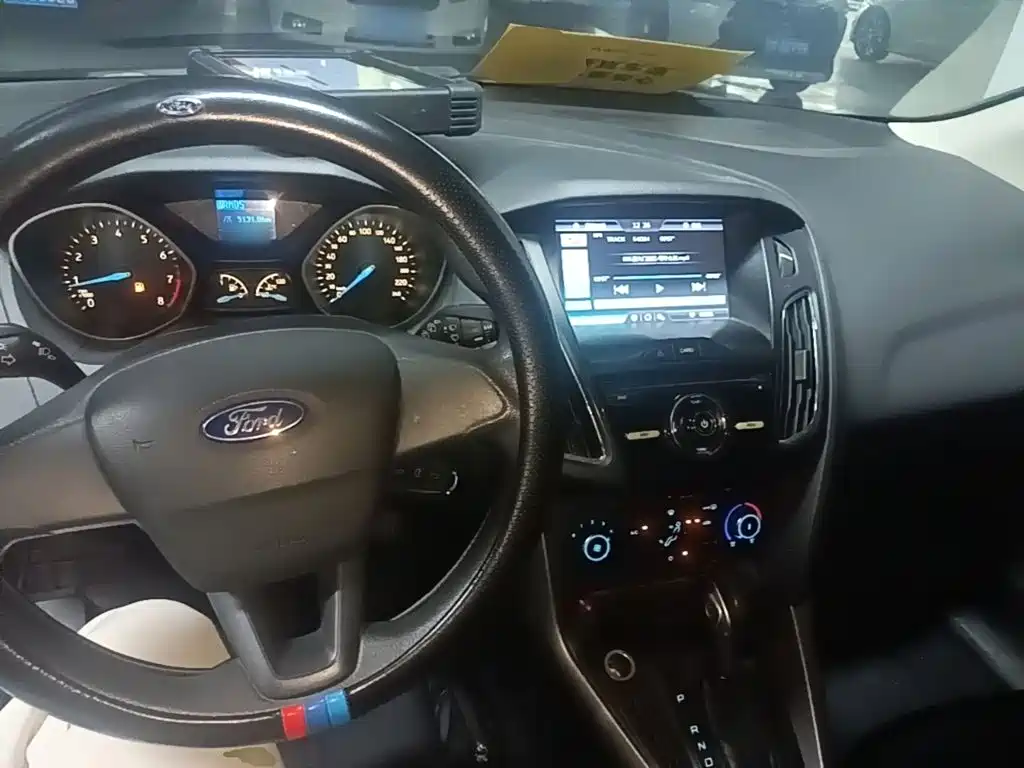 Ford Focus 2015 1.6L AT Comfort