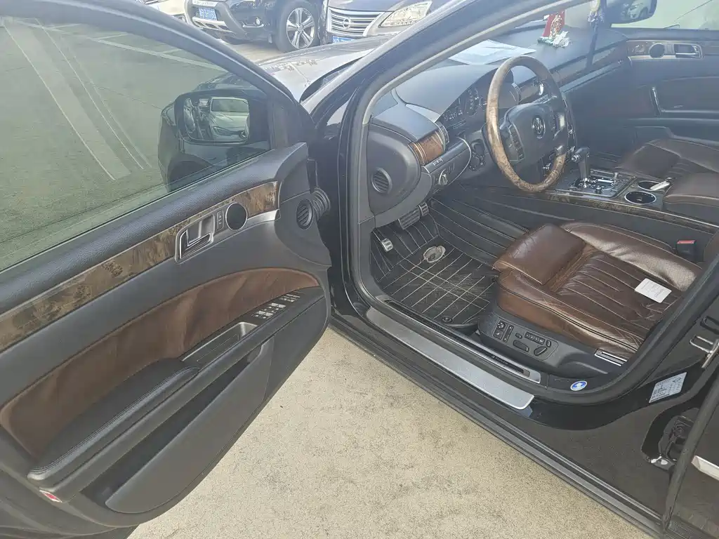 Volkswagen Phaeton — миниатюра 5