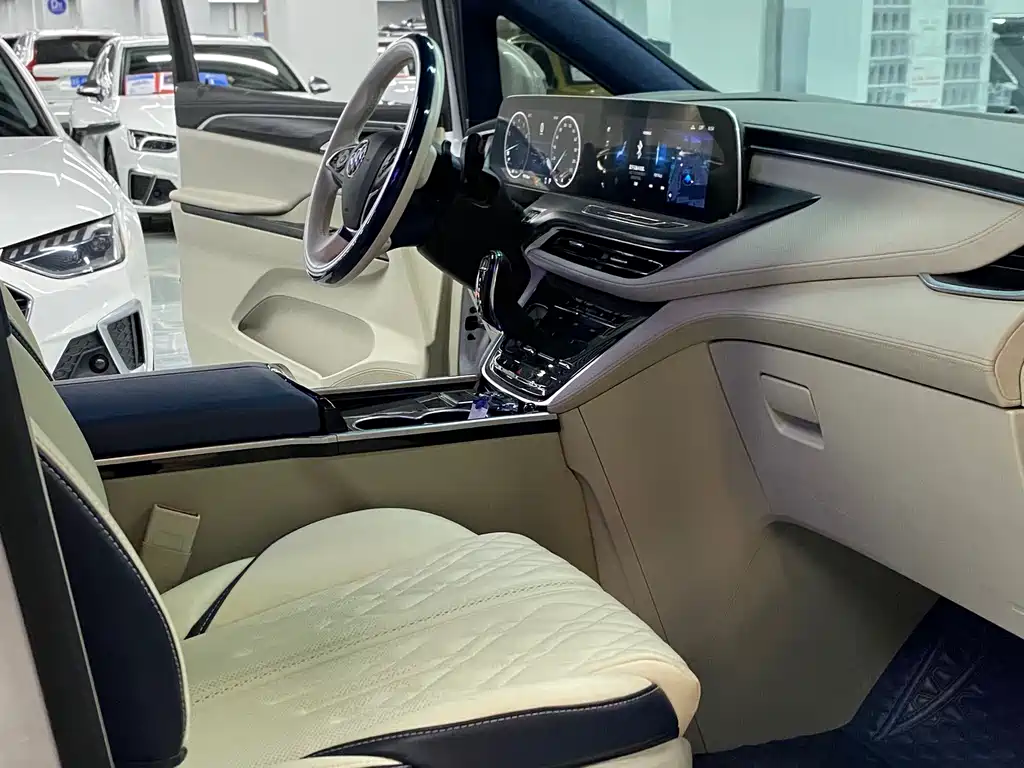 Buick GL8 — миниатюра 9