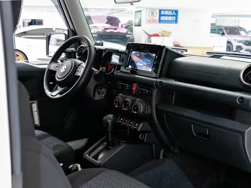 Suzuki Jimny — миниатюра 14