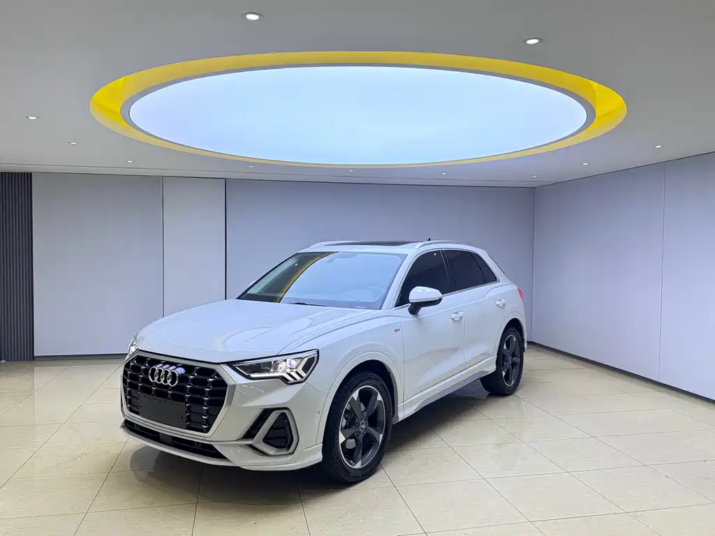 Купить Audi Q3