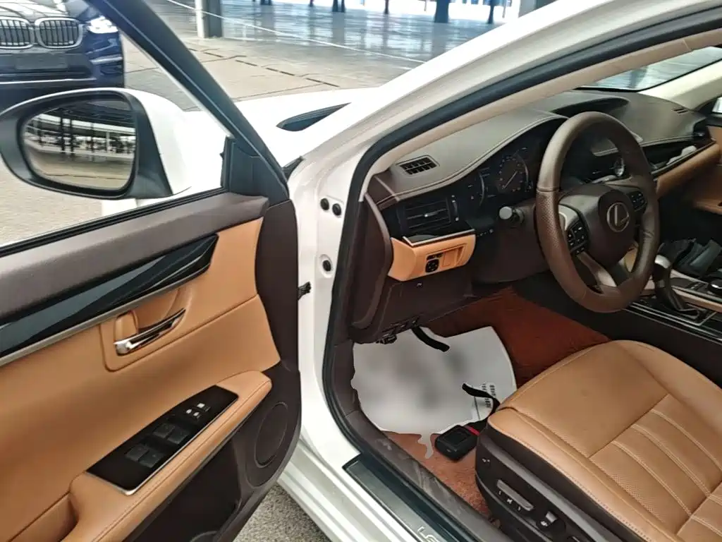 Lexus ES — миниатюра 9