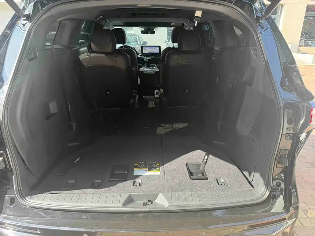 Toyota Granvia — миниатюра 20