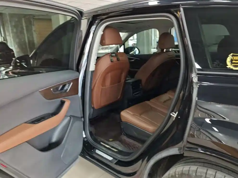 Audi Q7 — миниатюра 5