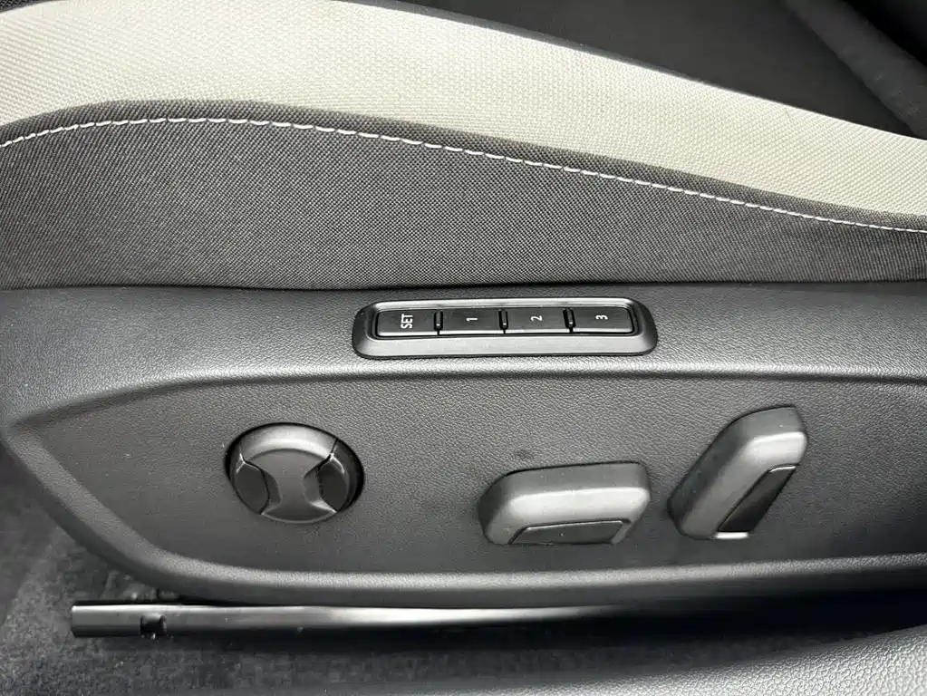 Volkswagen Golf — миниатюра 23