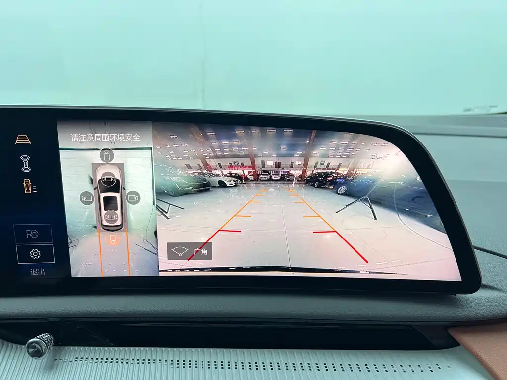 Cadillac IQ — миниатюра 16