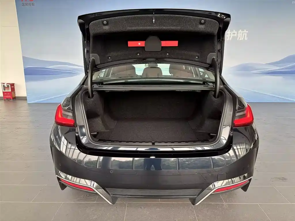 BMW i3 — миниатюра 10