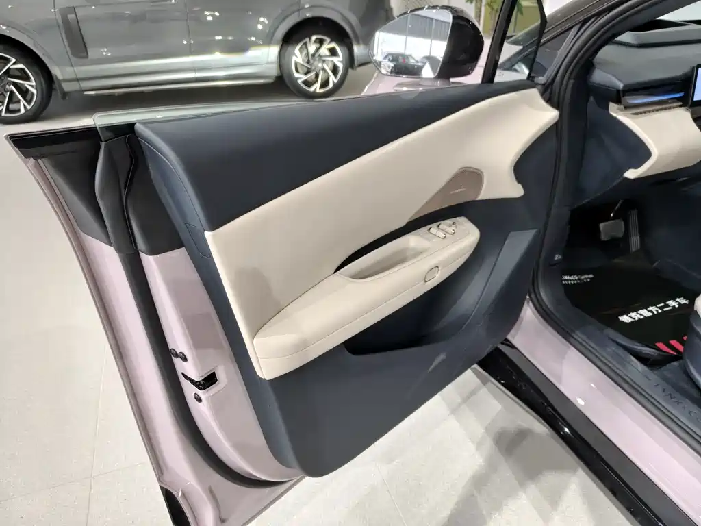 Lynk & Co Z20 — миниатюра 8