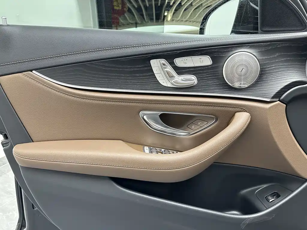 Mercedes-Benz E-Class — миниатюра 19