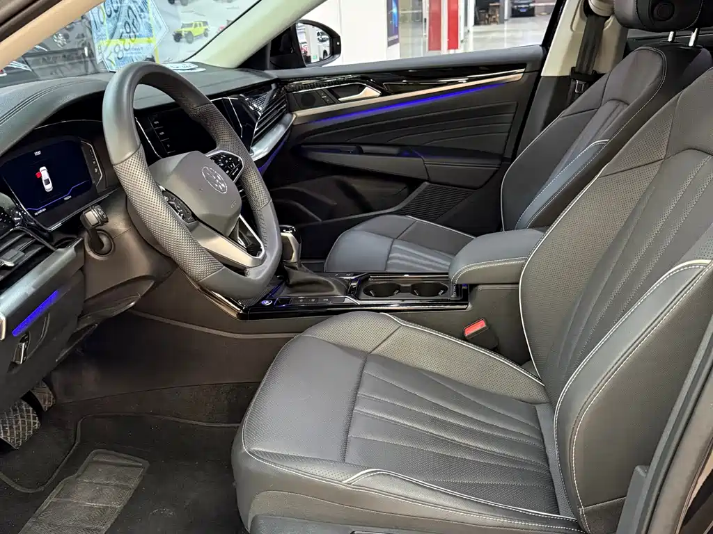 Volkswagen Passat 2024 380TSI
