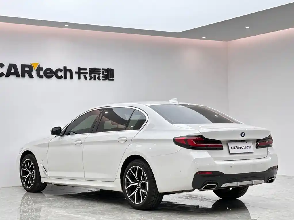 BMW 5 Series — миниатюра 3