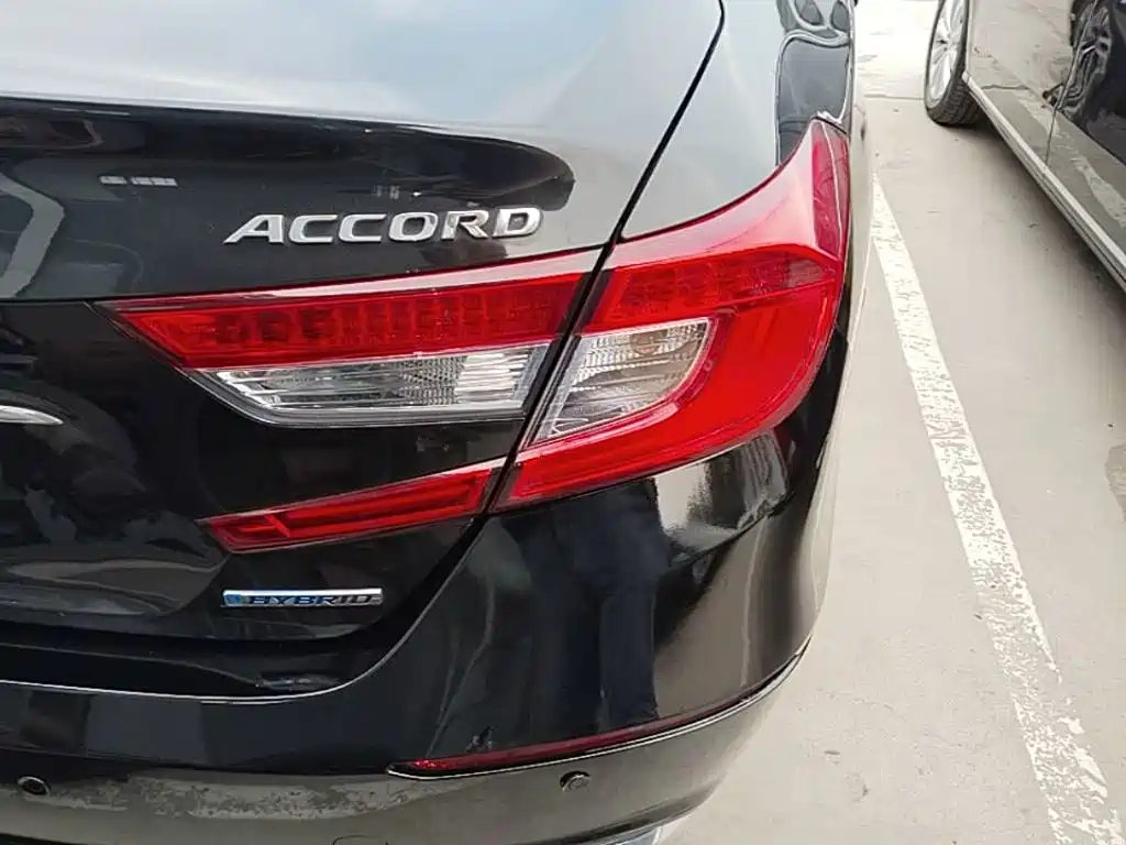 Honda Accord — миниатюра 8