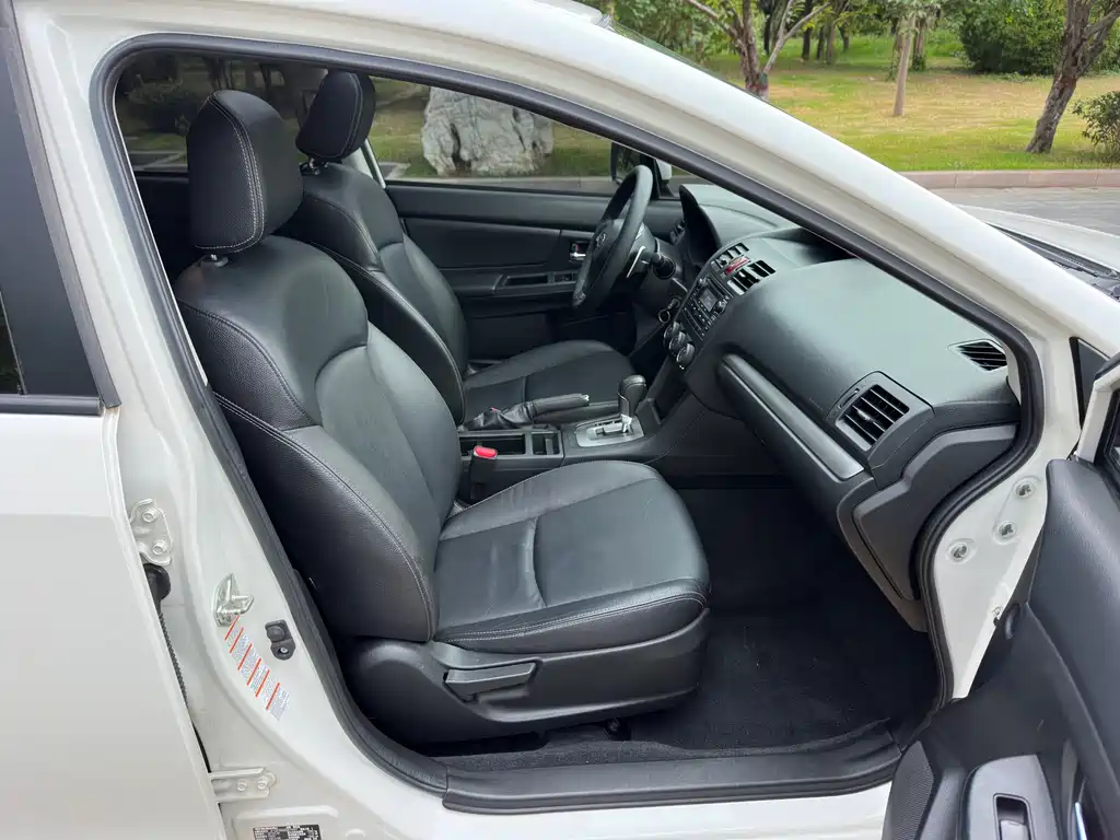 Subaru XV 2.0i Elite Edition, фото 9