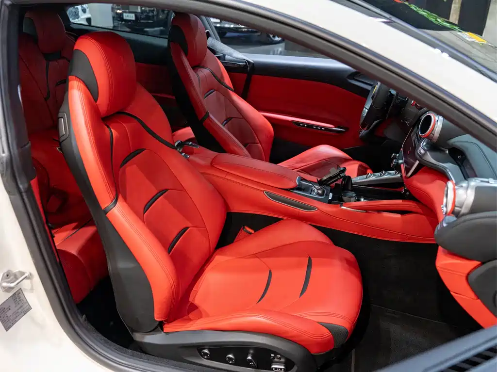 Ferrari GTC4Lusso — миниатюра 22