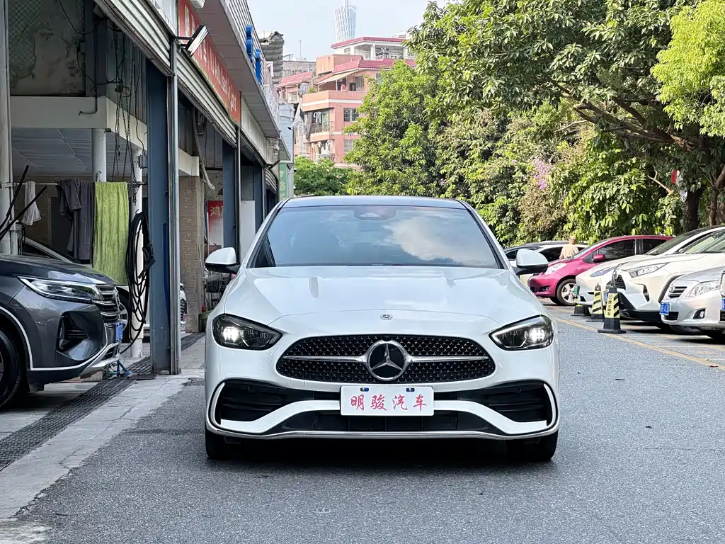 Mercedes-Benz C-Class — миниатюра 2