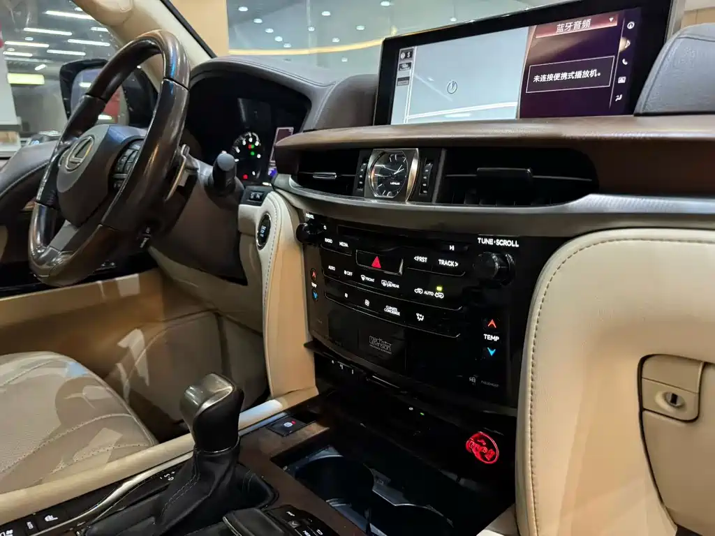 Lexus LX 2015 LX570